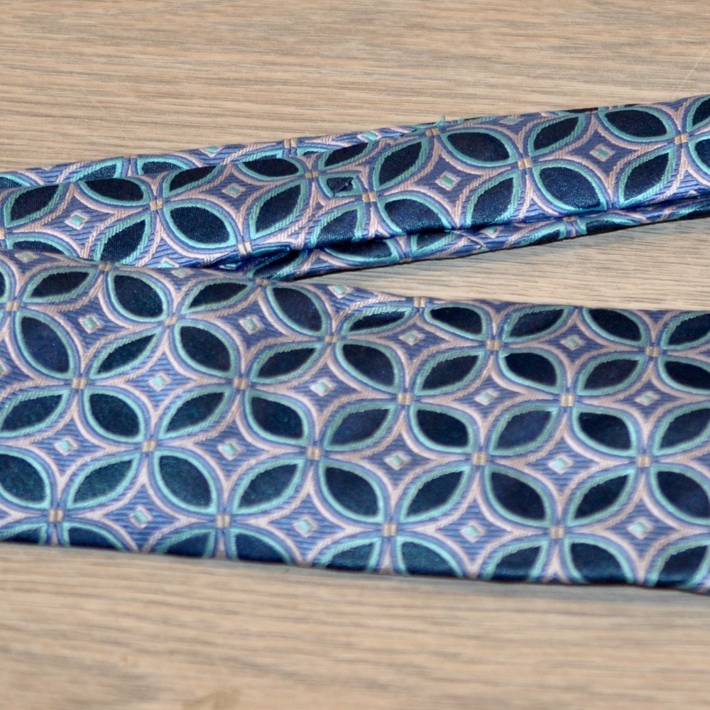 TED BAKER LONDON tie 100% Silk Geometrical Blue Designer